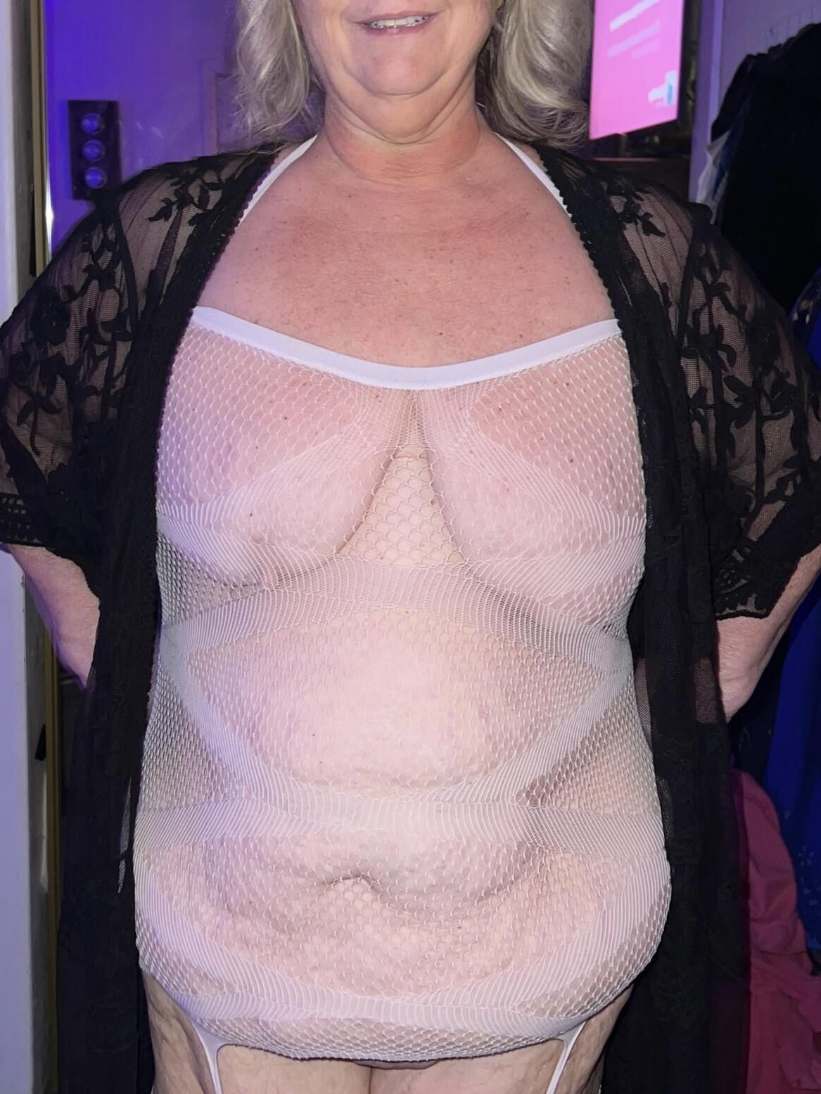 Mehr von den großen Titten und Bauch meiner BBW -Frau meiner Frau