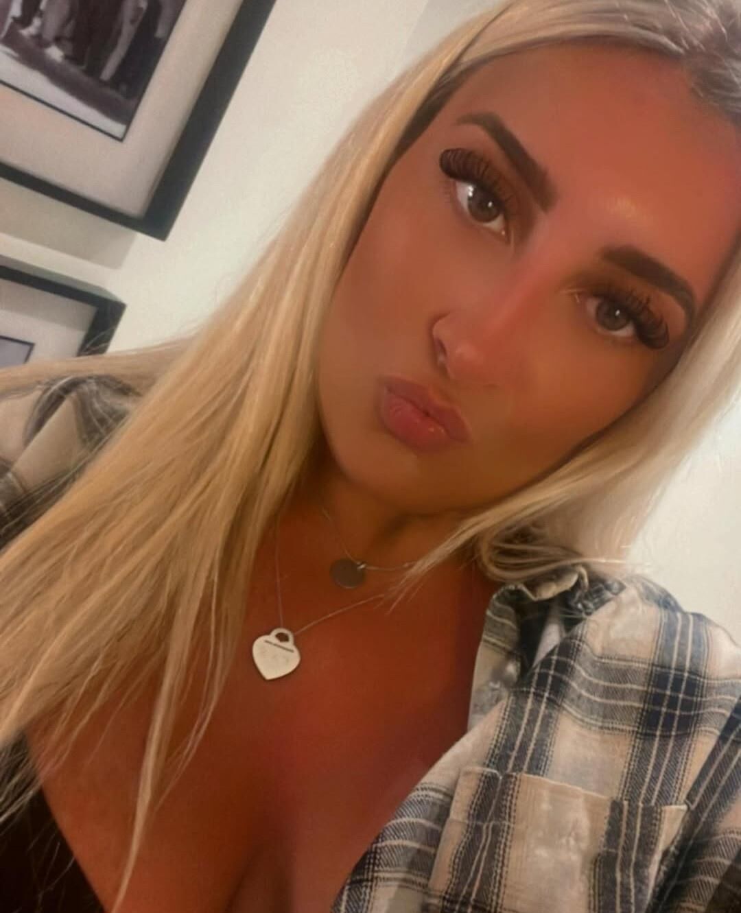 HOT CHUNKY SLUT
