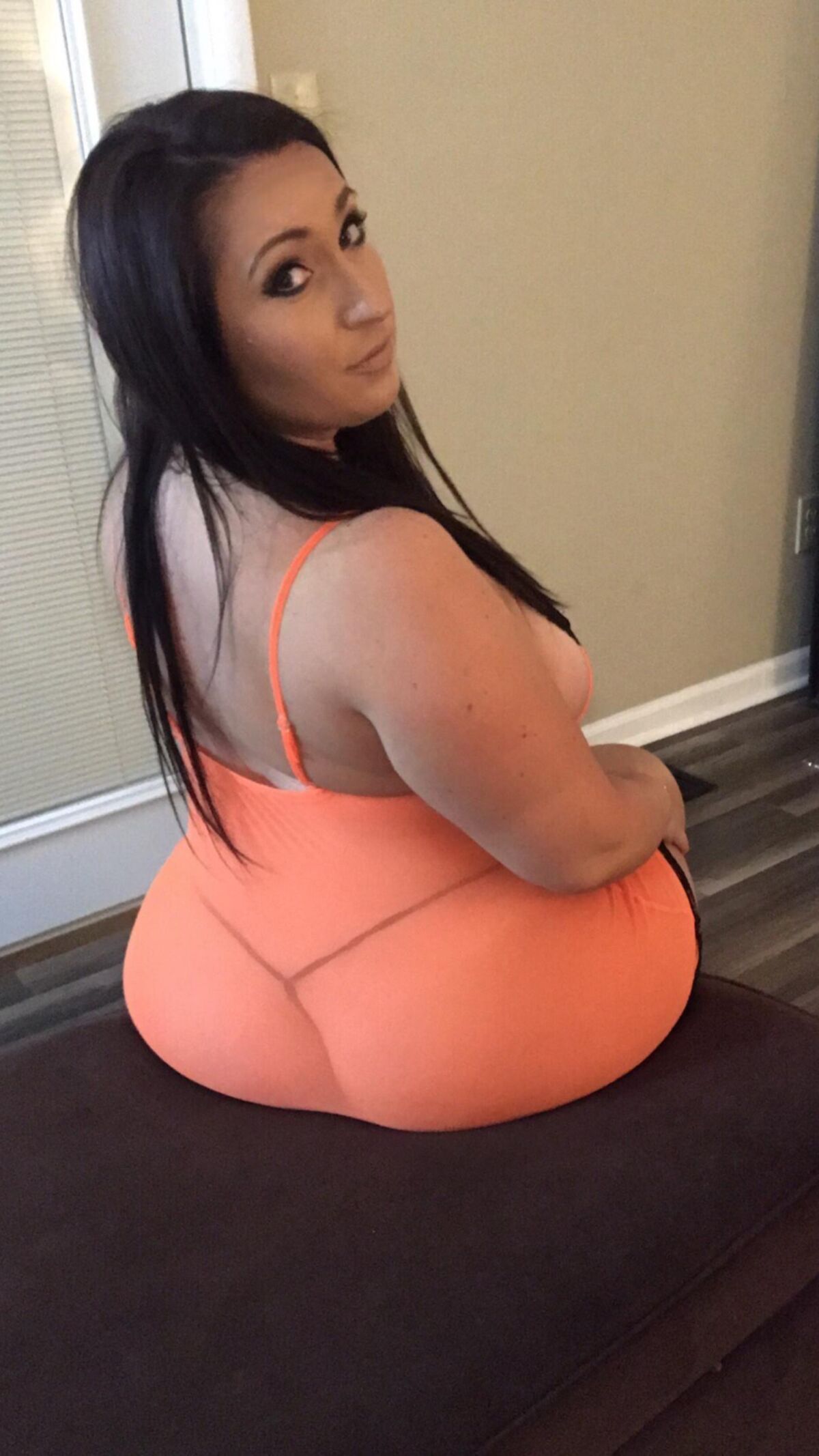 Curvy Amber 