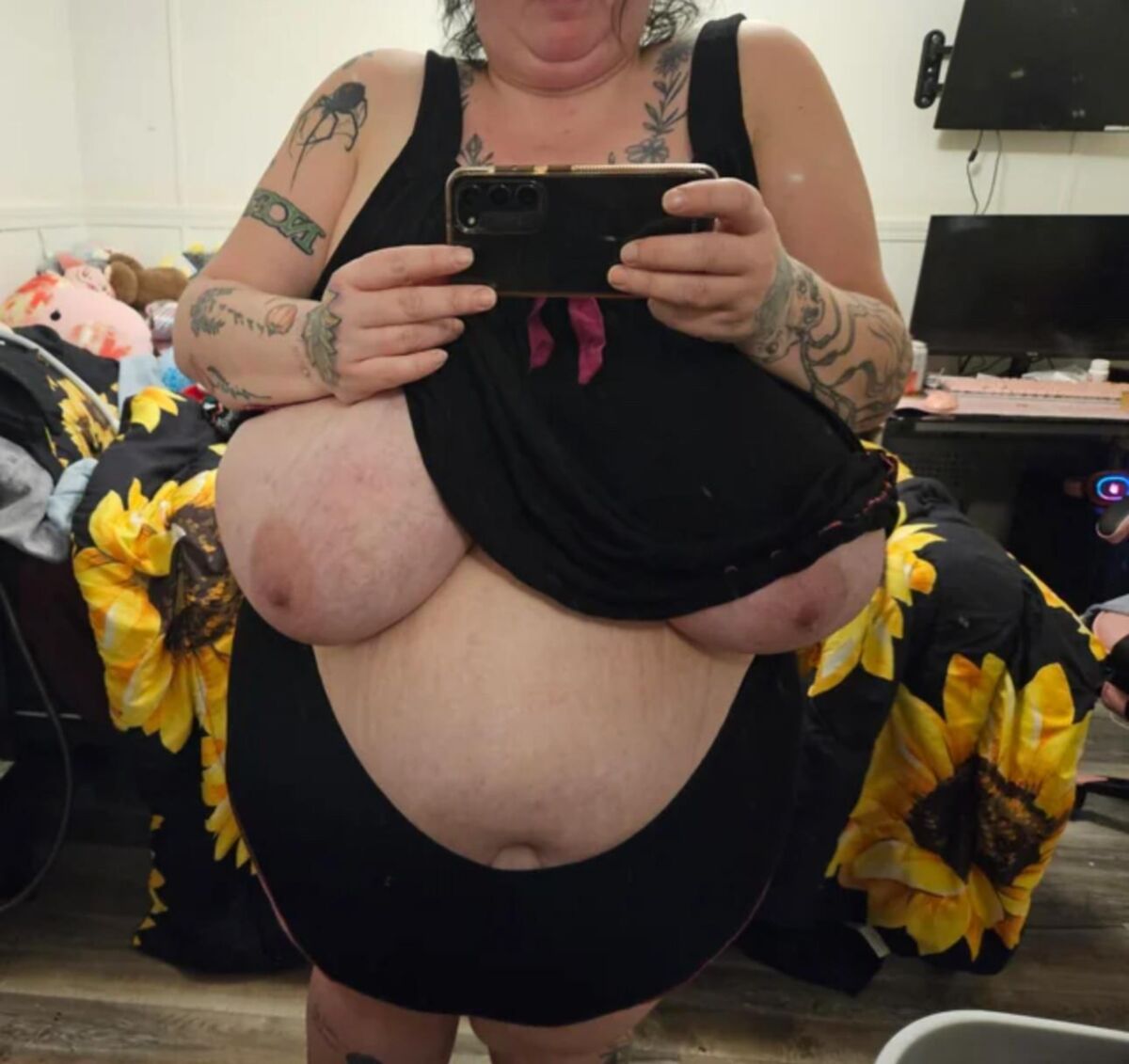 Huge Amateur Saggers 