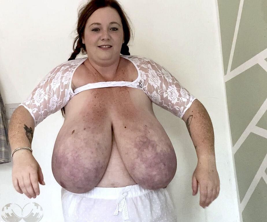 Ältere Damen mit schönen großen Busen