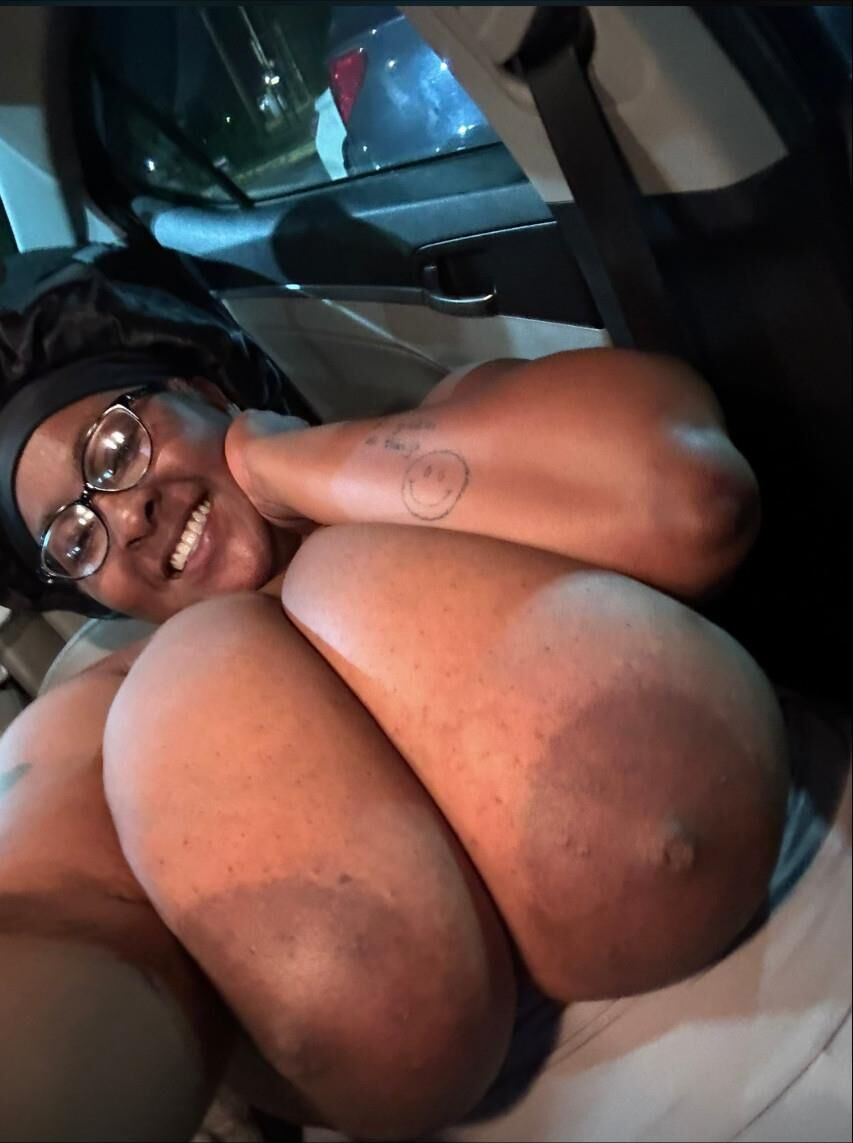 BBW Ebony Big Tits riesige Areola thepinkbuterfli