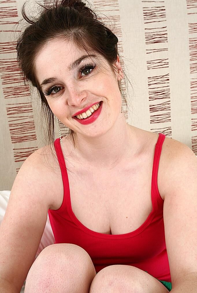 Mature pale milf with big tits and a trimmed cunt roxanne