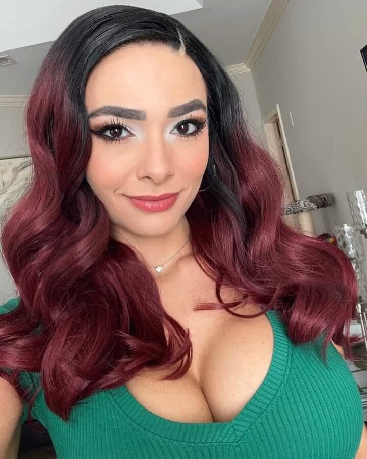 Amalzd Whisper Queen, magníficamente enormes tetas, boca sexy