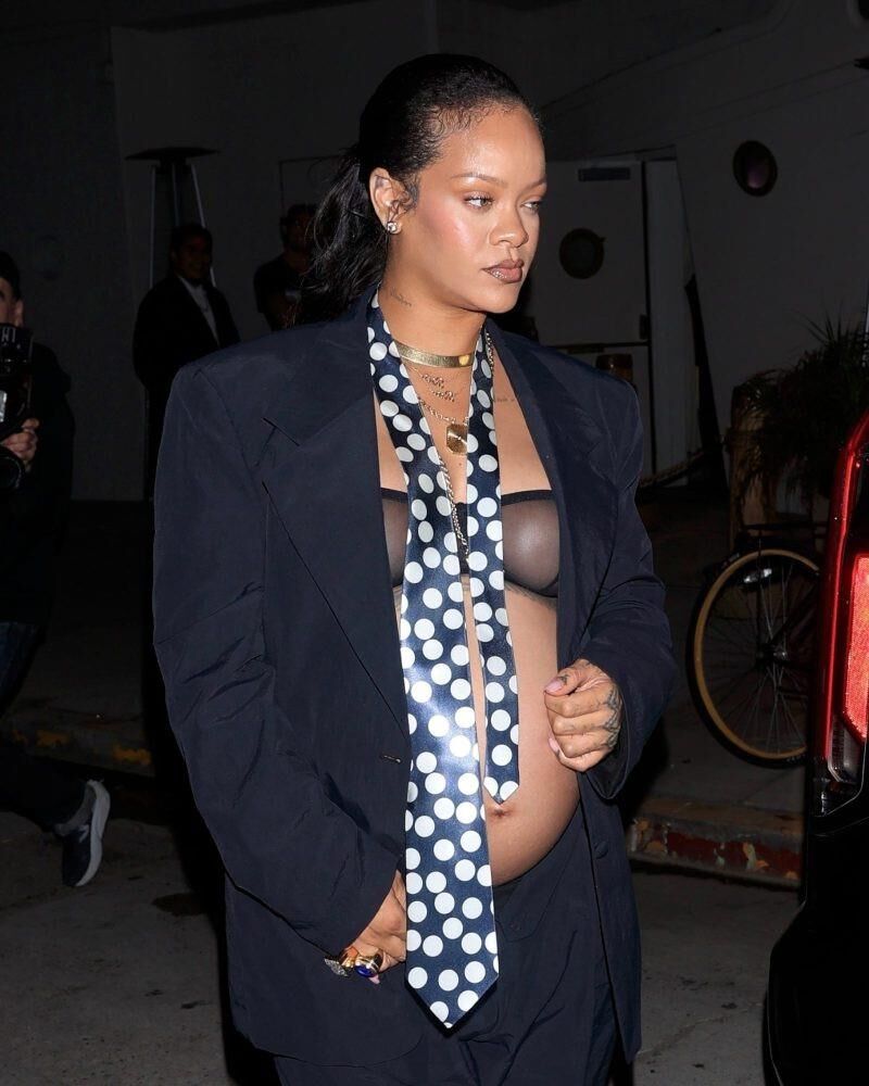 Die schwangere Rihanna hinterlässt ein spätes Abendessen im Giorgio Baldi