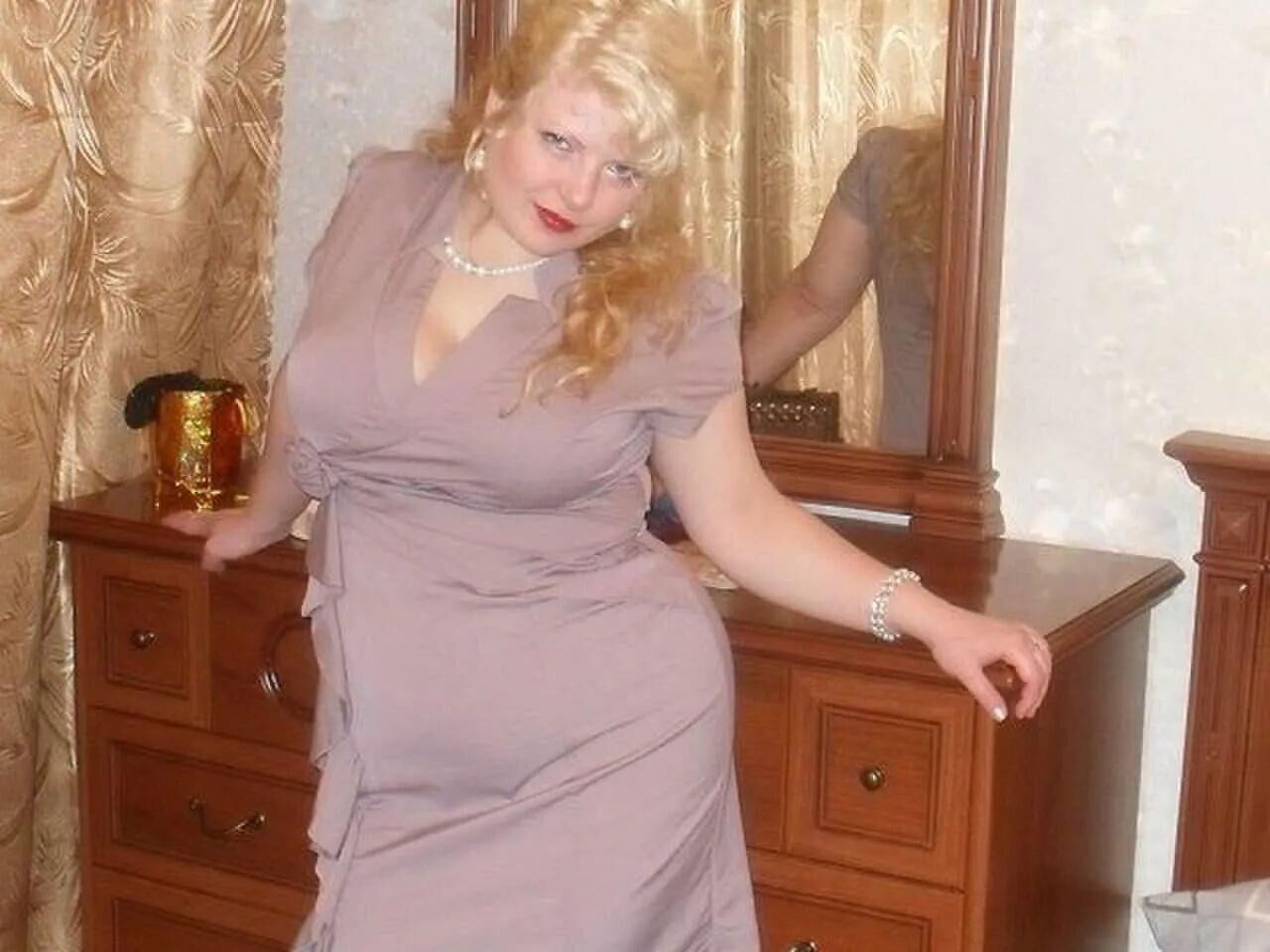 ぽっちゃりしたロシアの熟女マリシカ
