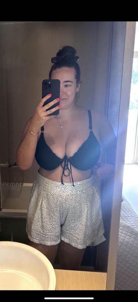 Wife Exposed Big Tits 