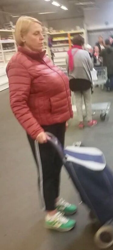 Candid Big Breasts #
