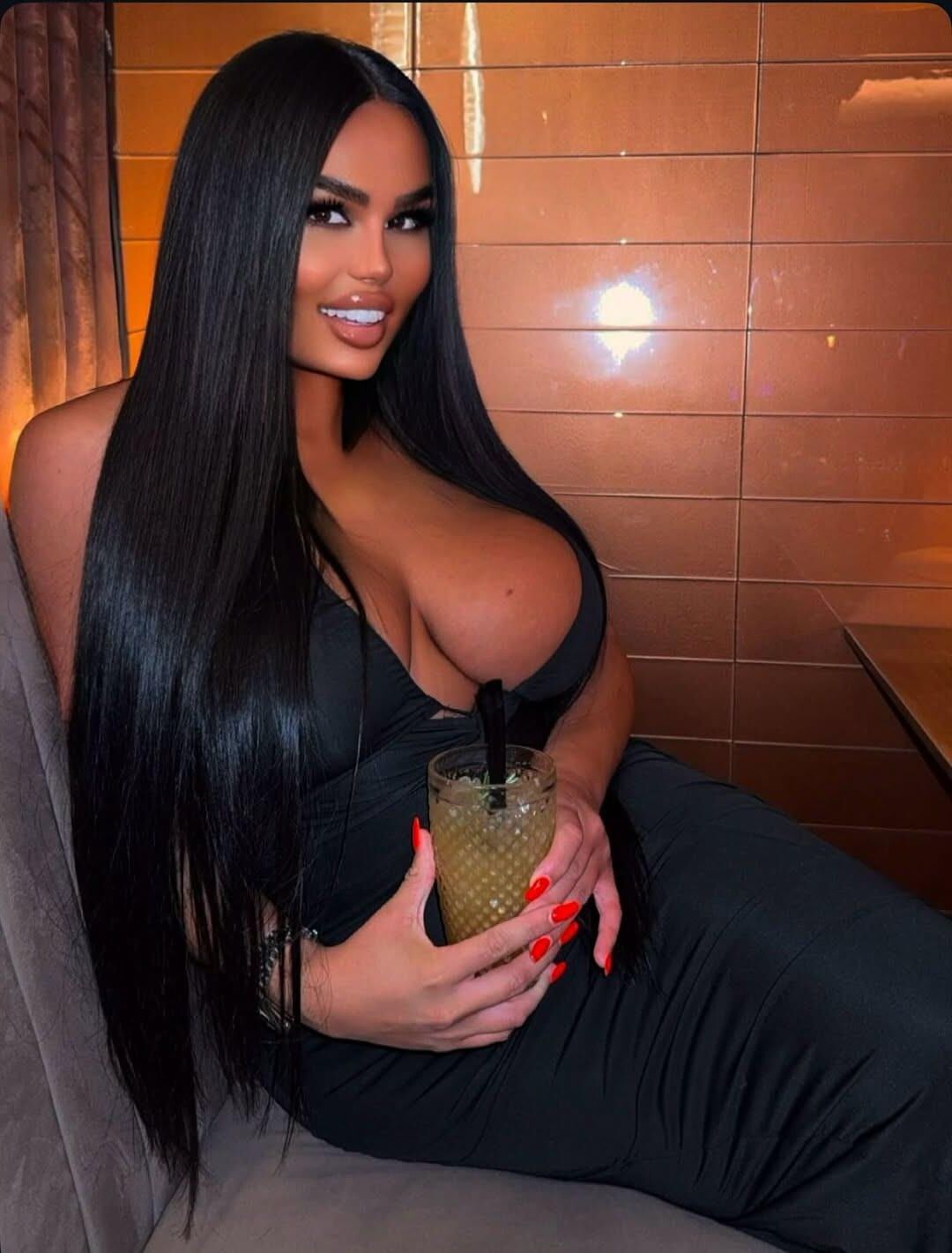 Tanned chavs and bimbo sluts to cum hard 