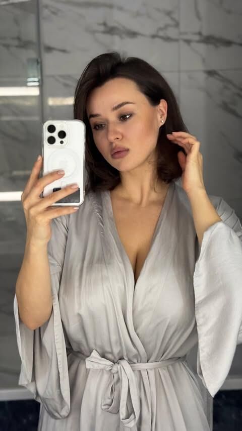 @olga.boo Big Titsおっぱい巨乳女神裂け目の女王