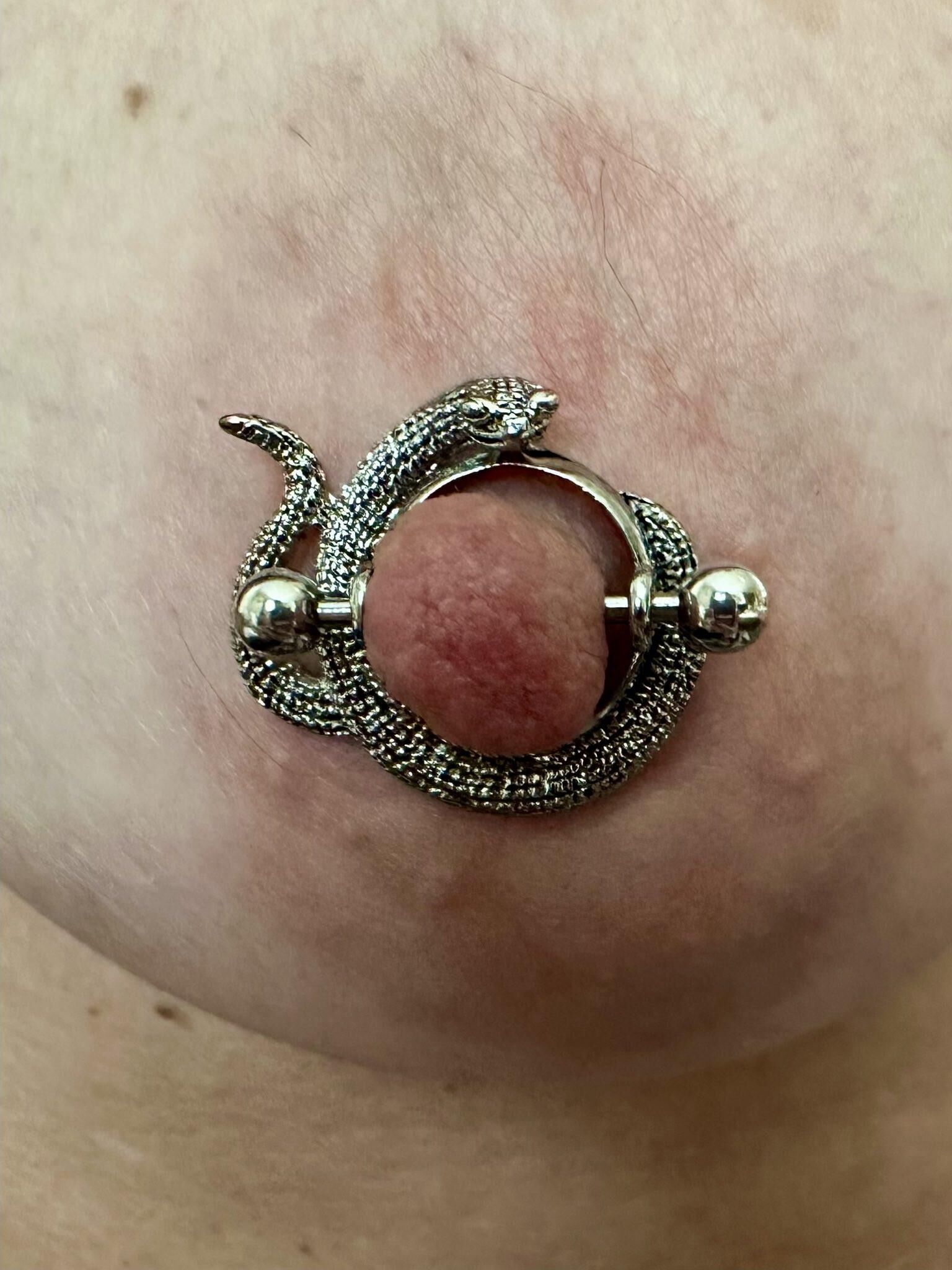 Elena Piercing Titts 