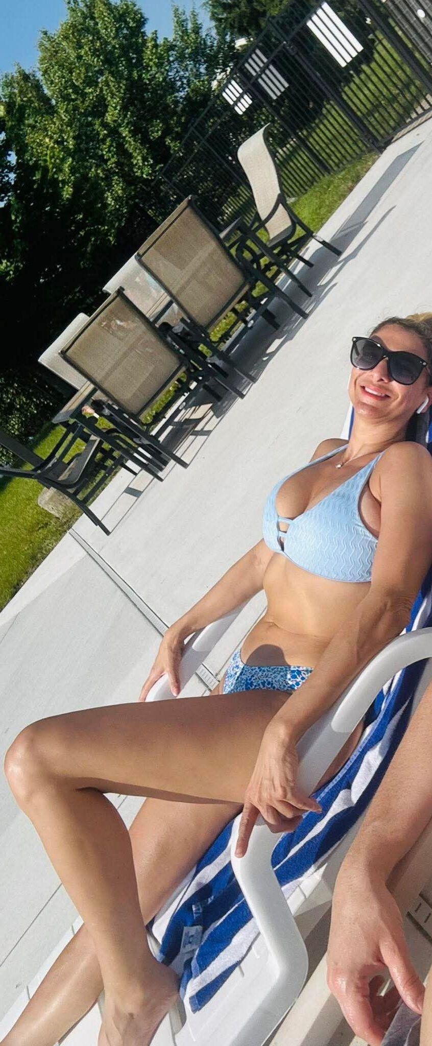 Sexy Milf Lauren