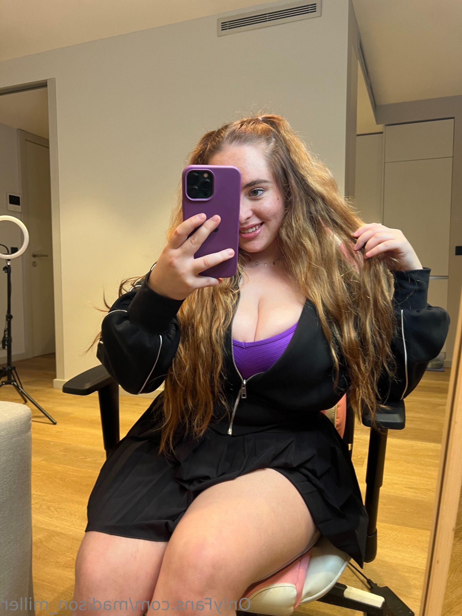 Madison riesige Brüste Big Ass haarige Schönheit Mädchen gemischt heiße Aufnahmen