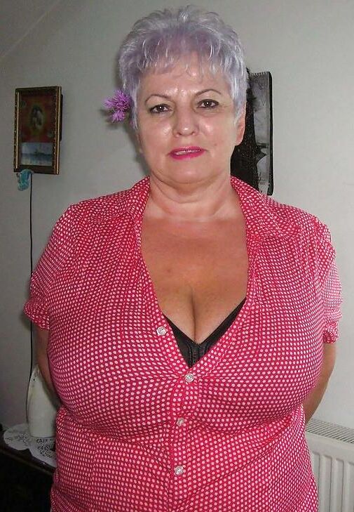 Top Busting Big Raste und Oma Titten