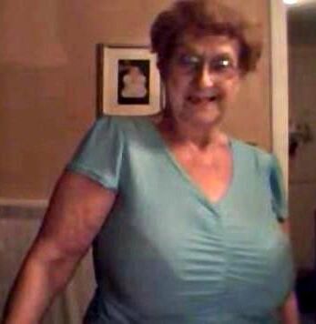 Top Busting Big Raste und Oma Titten