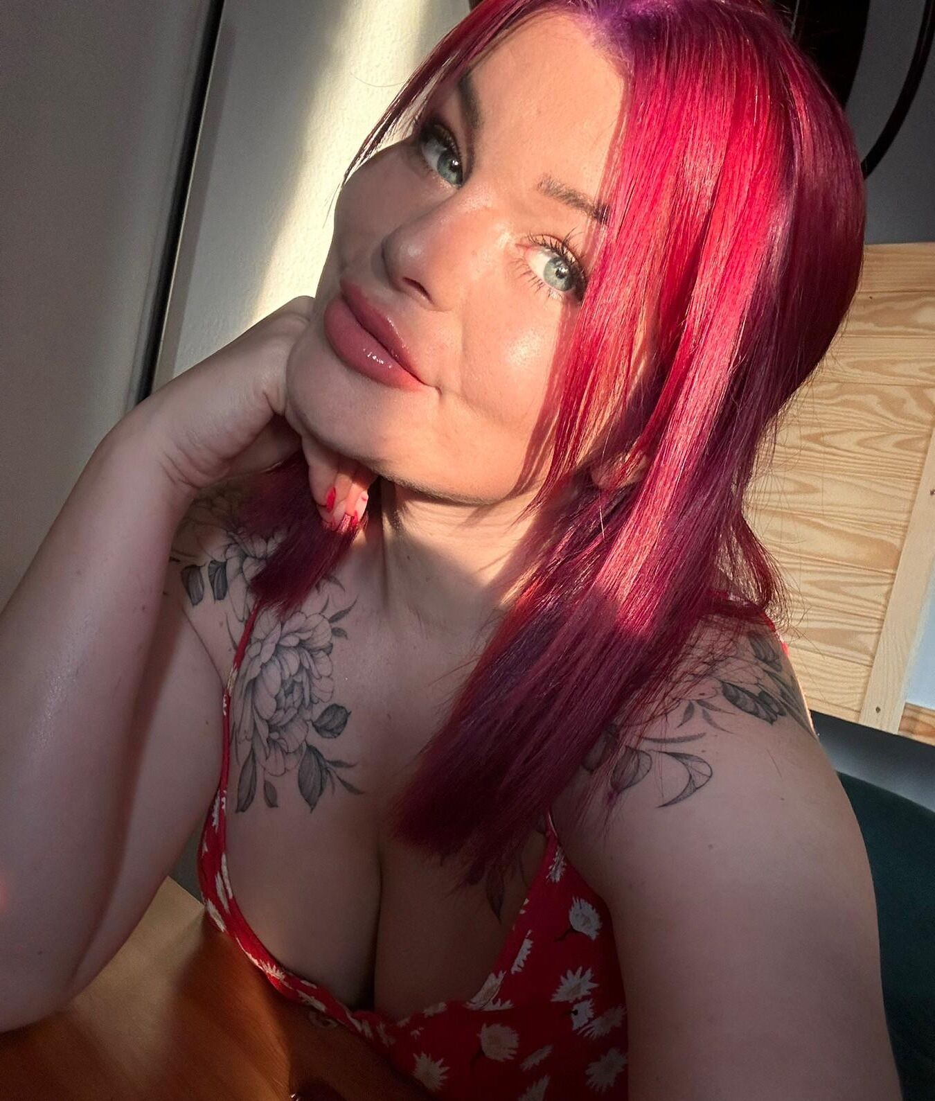 Lilouluv Big Butt Big Tits Redhead Beauty Milf gemischte heiße Aufnahmen