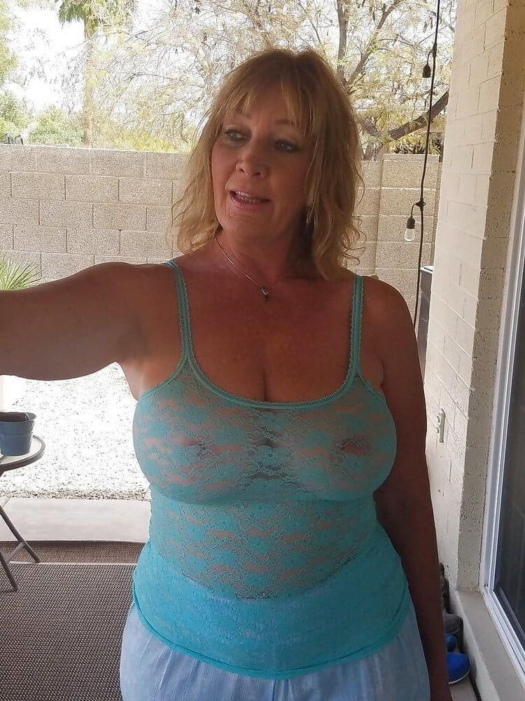 Top Busting Big Raste und Oma Titten