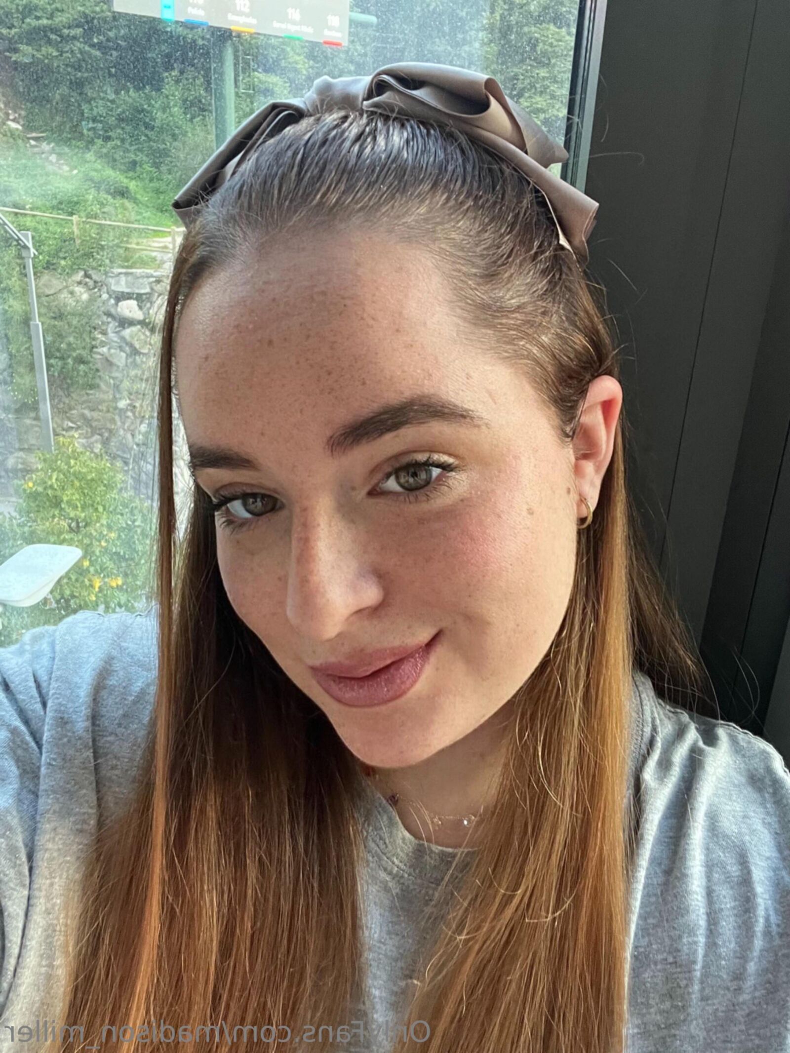 Madison riesige Brüste Big Ass haarige Schönheit Mädchen gemischt heiße Aufnahmen