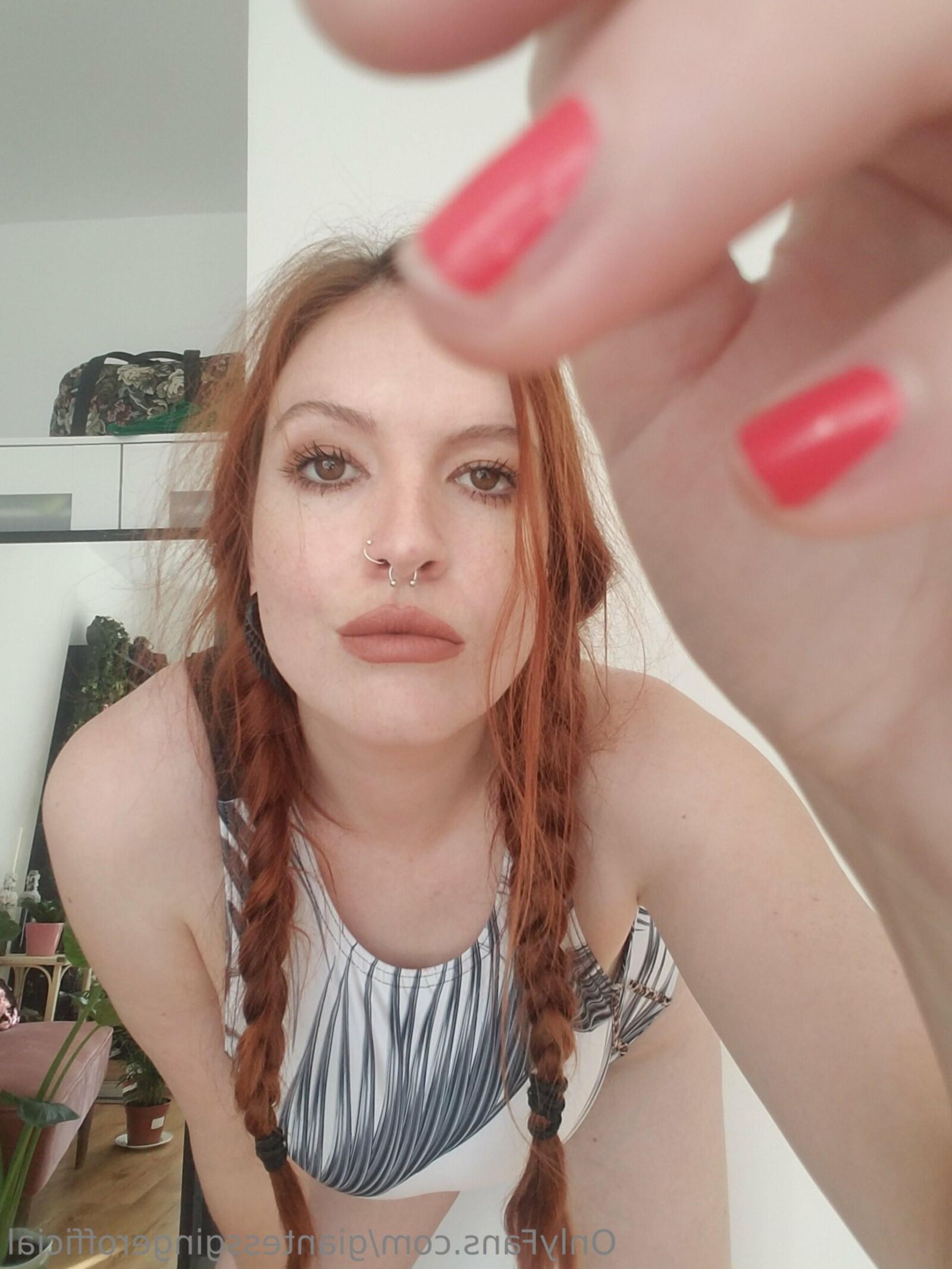 Ginger große Brüste große Beute haarige Schönheit Rothaarige Milf gemischte Aufnahmen