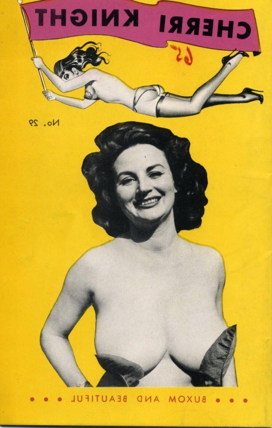 Goddesses de bosomía desnuda en revistas