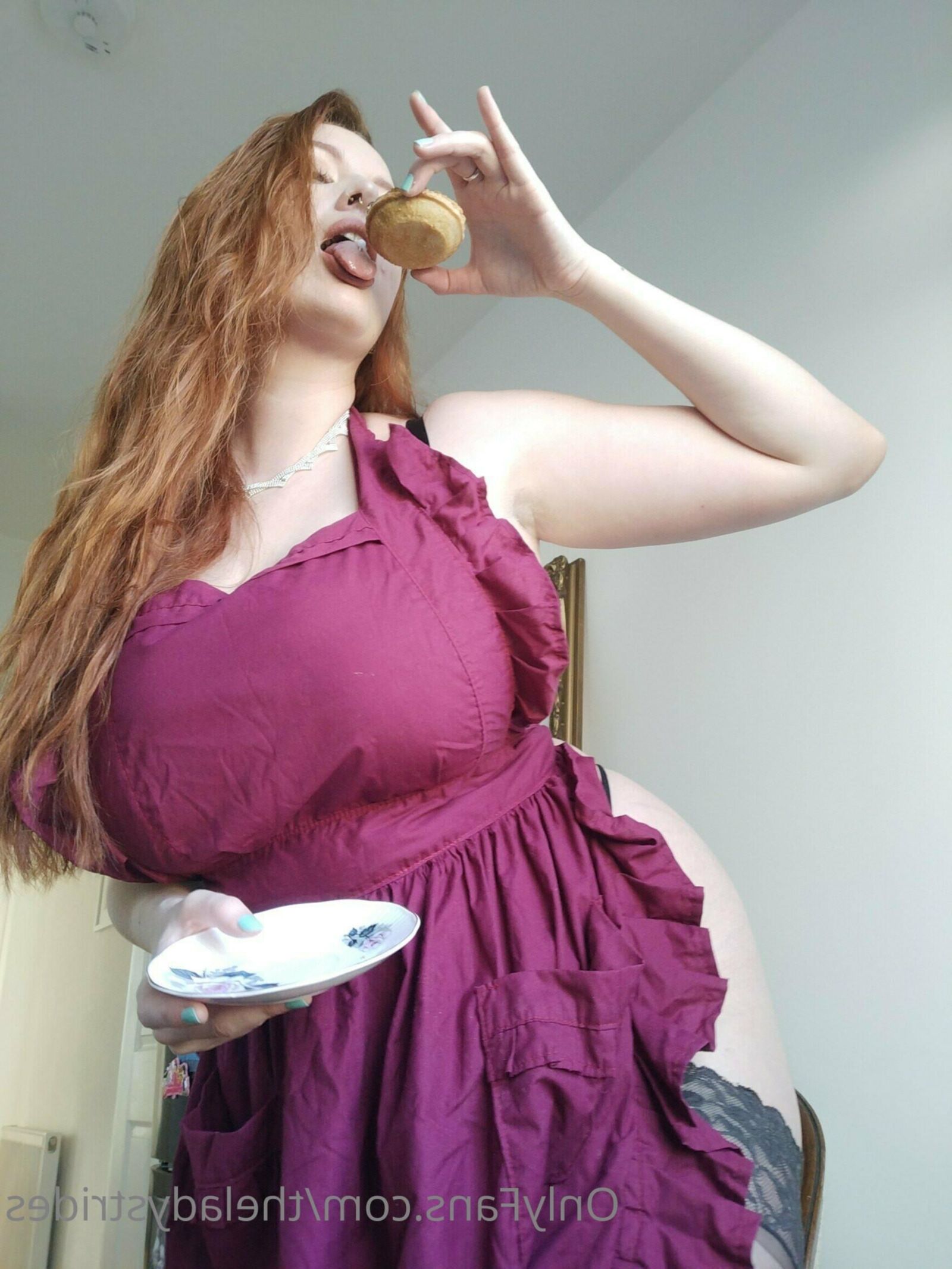Ginger große Brüste große Beute haarige Schönheit Rothaarige Milf gemischte Aufnahmen