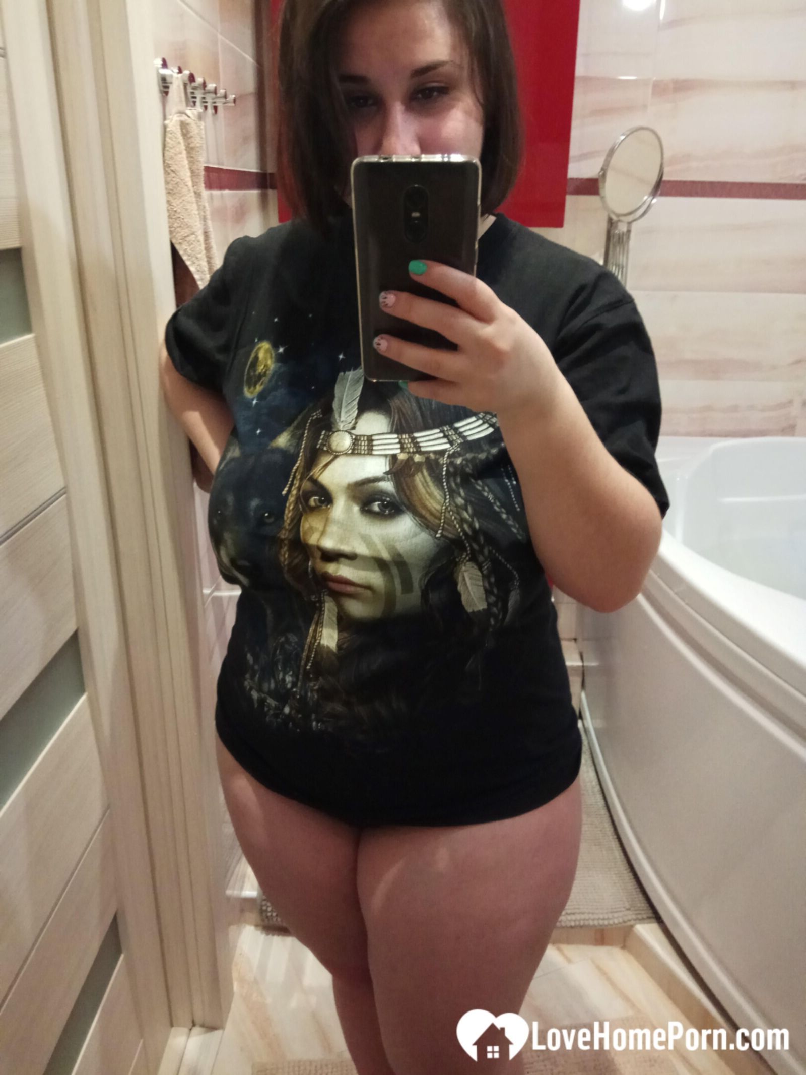 Minnie Chubby Amateur se burla de sus grandes tetas