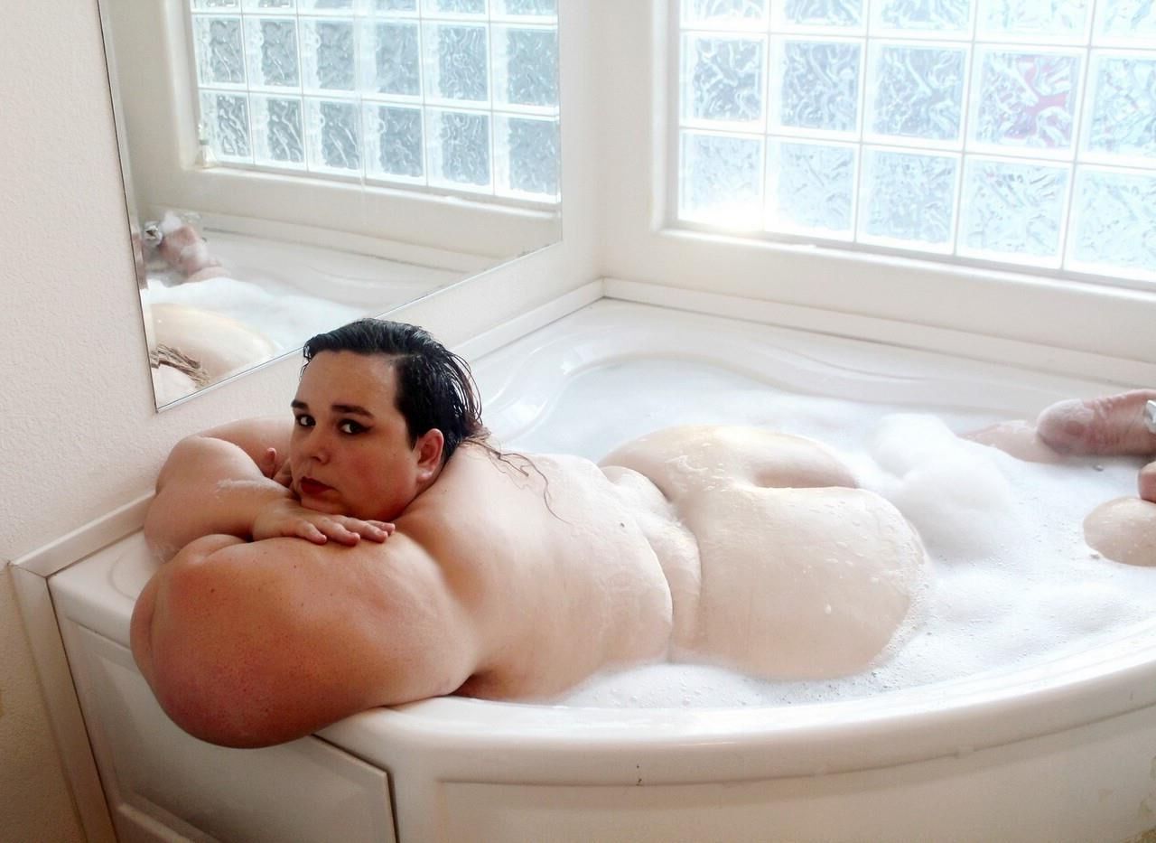 Dans Le Bain Avec Ssbbw yvonne