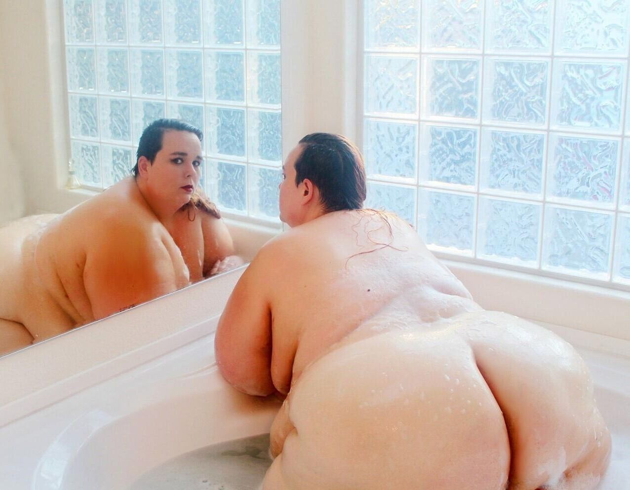 Dans Le Bain Avec Ssbbw yvonne