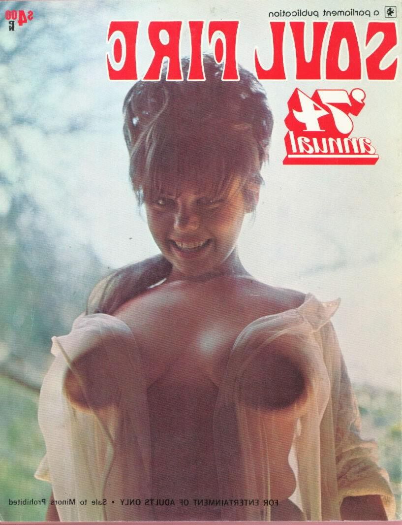 Goddesses de bosomía desnuda en revistas