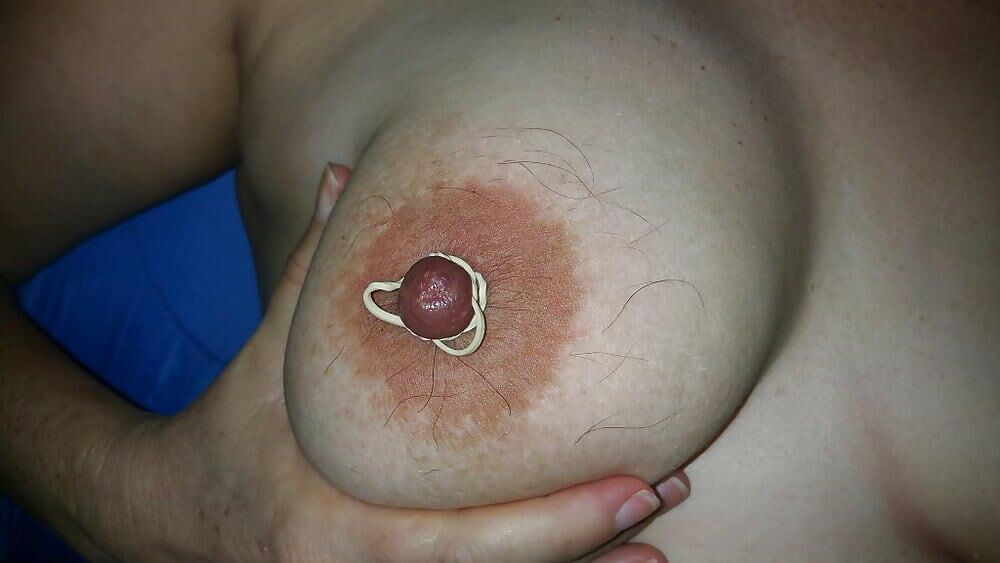 Poils aux seins ....