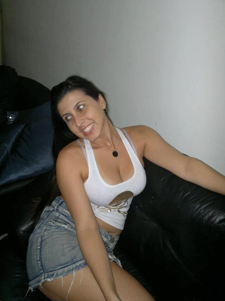 Gostosa Peituda, Deve dar Muito A Bunda