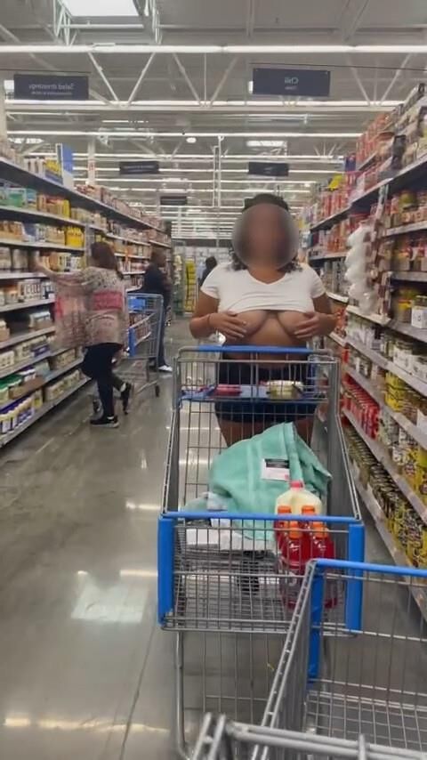Большие сиськи SA жена выставлена