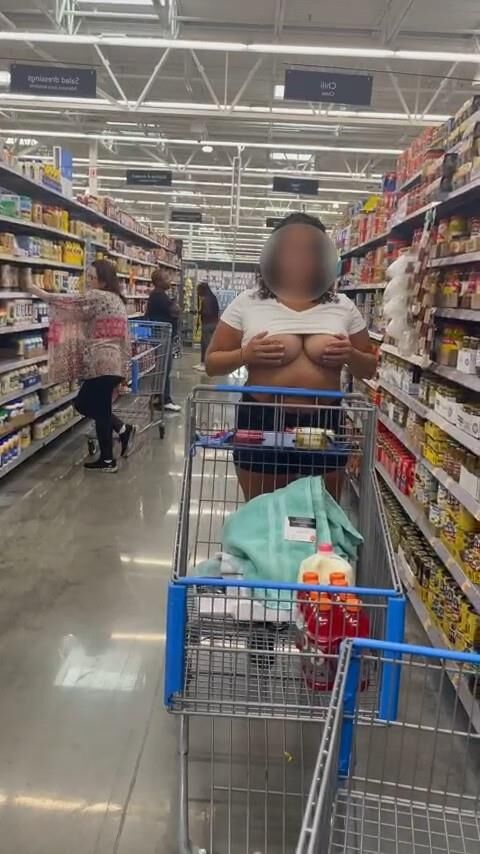 Большие сиськи SA жена выставлена