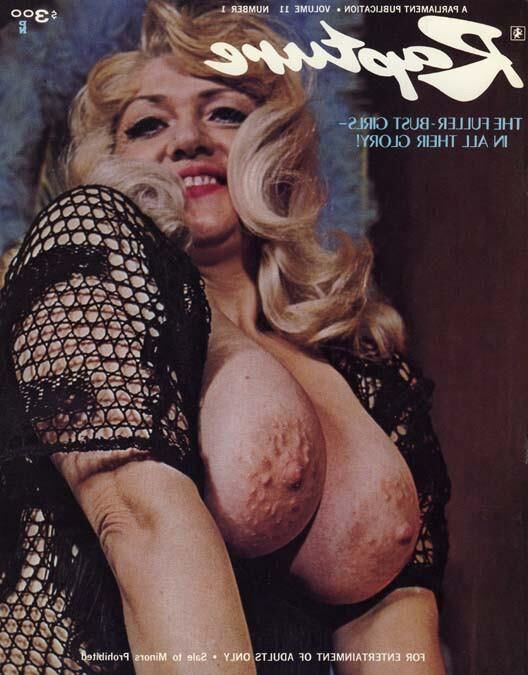 Goddesses de bosomía desnuda en revistas