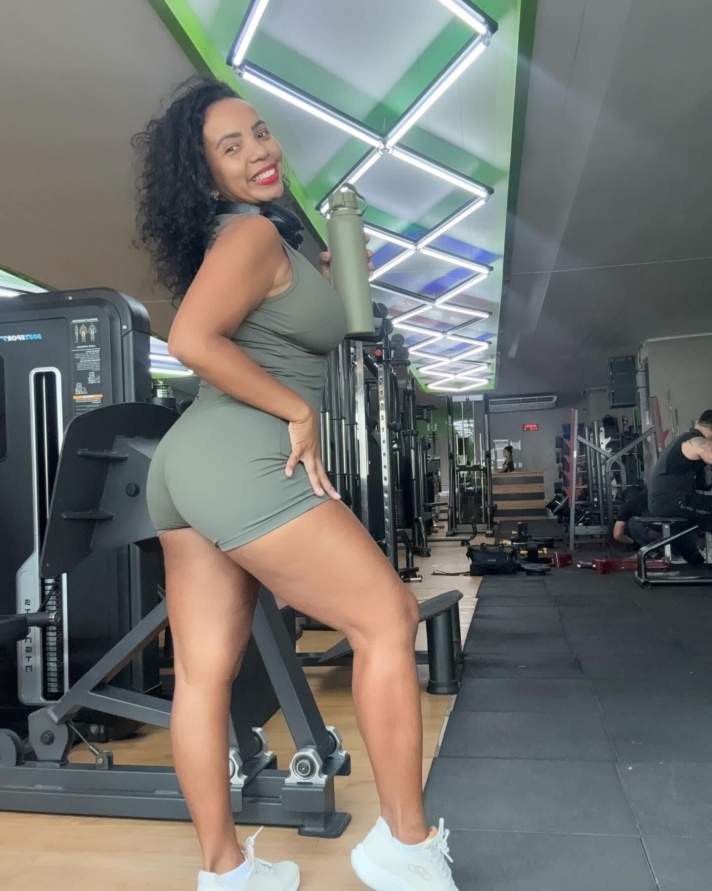 Morena Gostosa Peituda e Rabuda