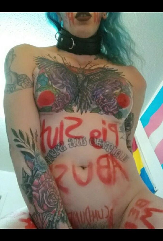 Escritura de cuerpo Filth sin valor Cumdump Piss bebiendo puta