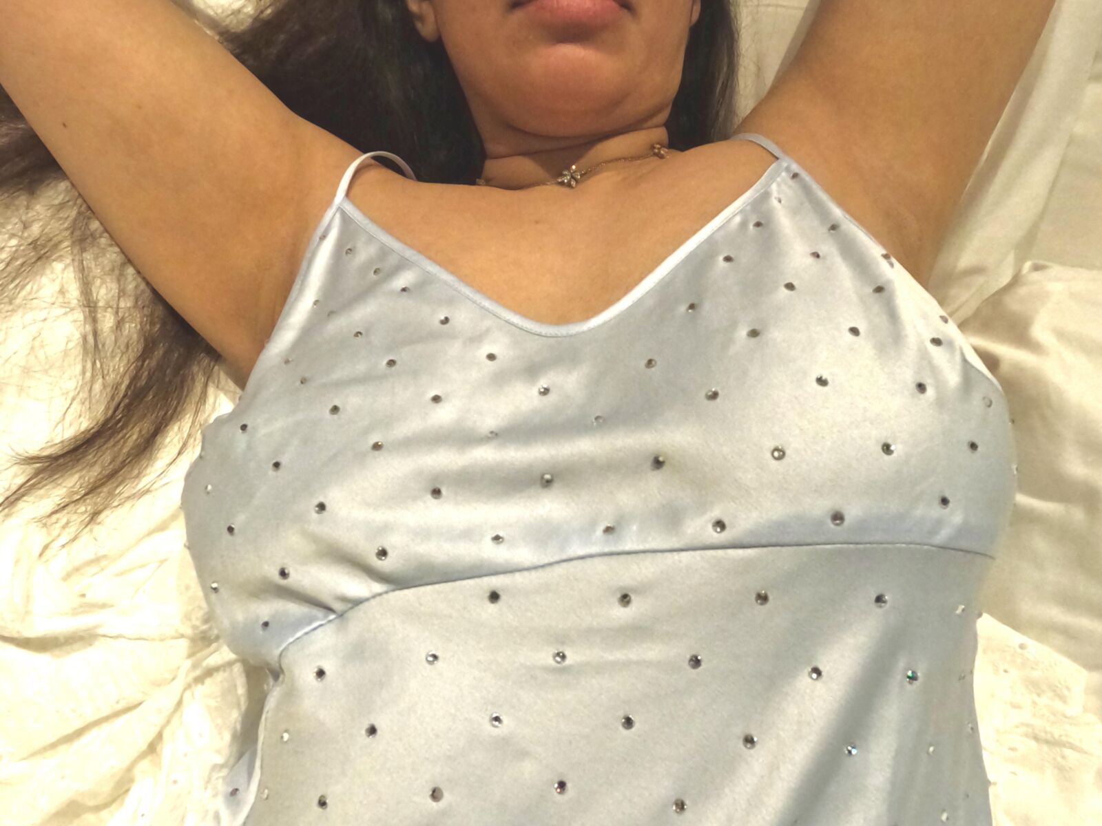 Heiße Milf wartet auf Sie im Bett