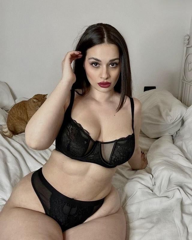 Angelica Italian Beauty Curvy Plus Size Model Mixed Hot Photos