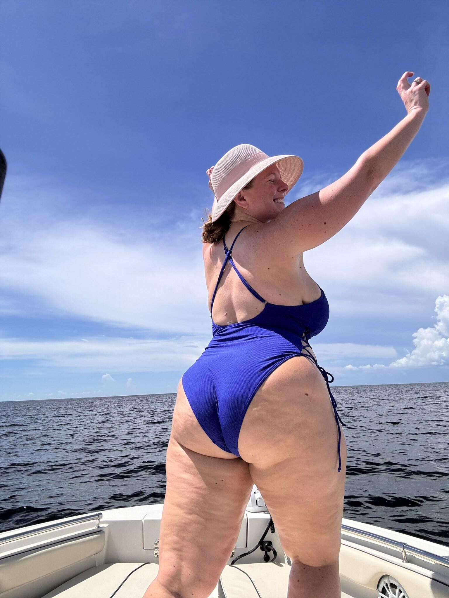 Mira Big Butt Big Tits Beauty Sexy Redhead Girl Mixed Hot Shots