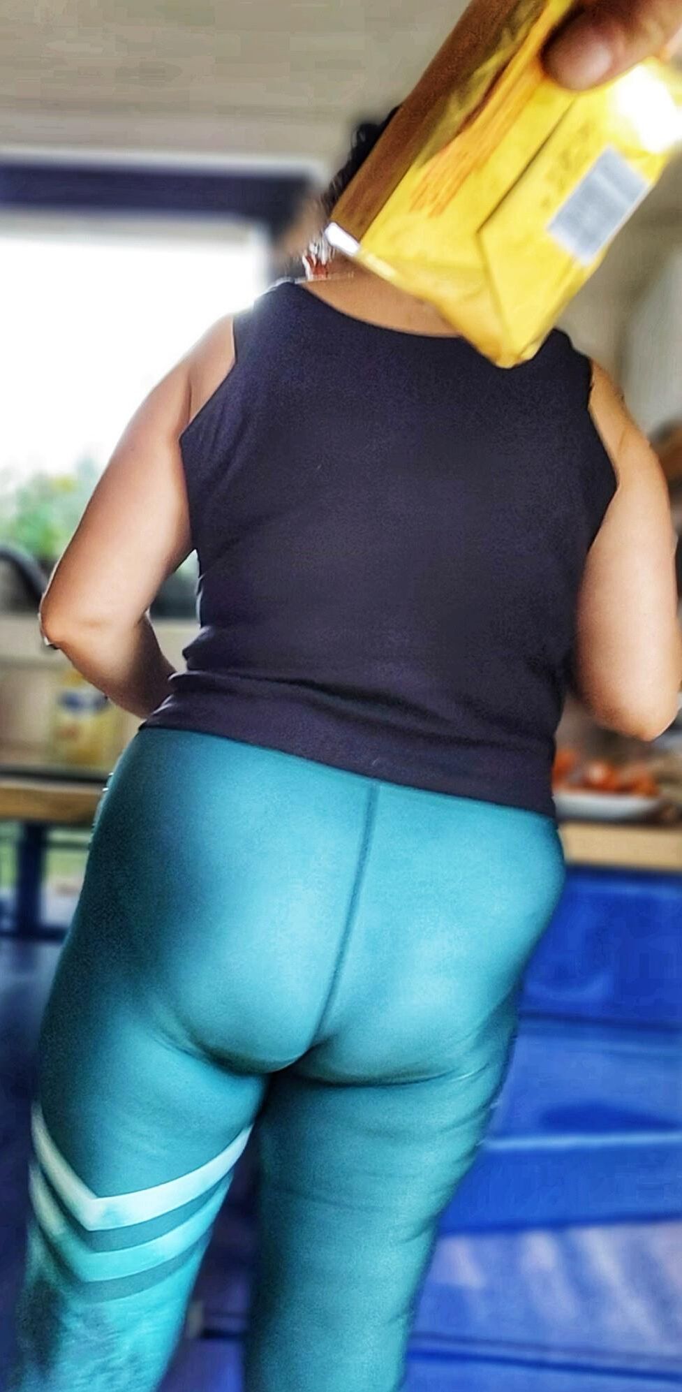 pizdognioty my polish milf wife cameltoe big ass in leggins 