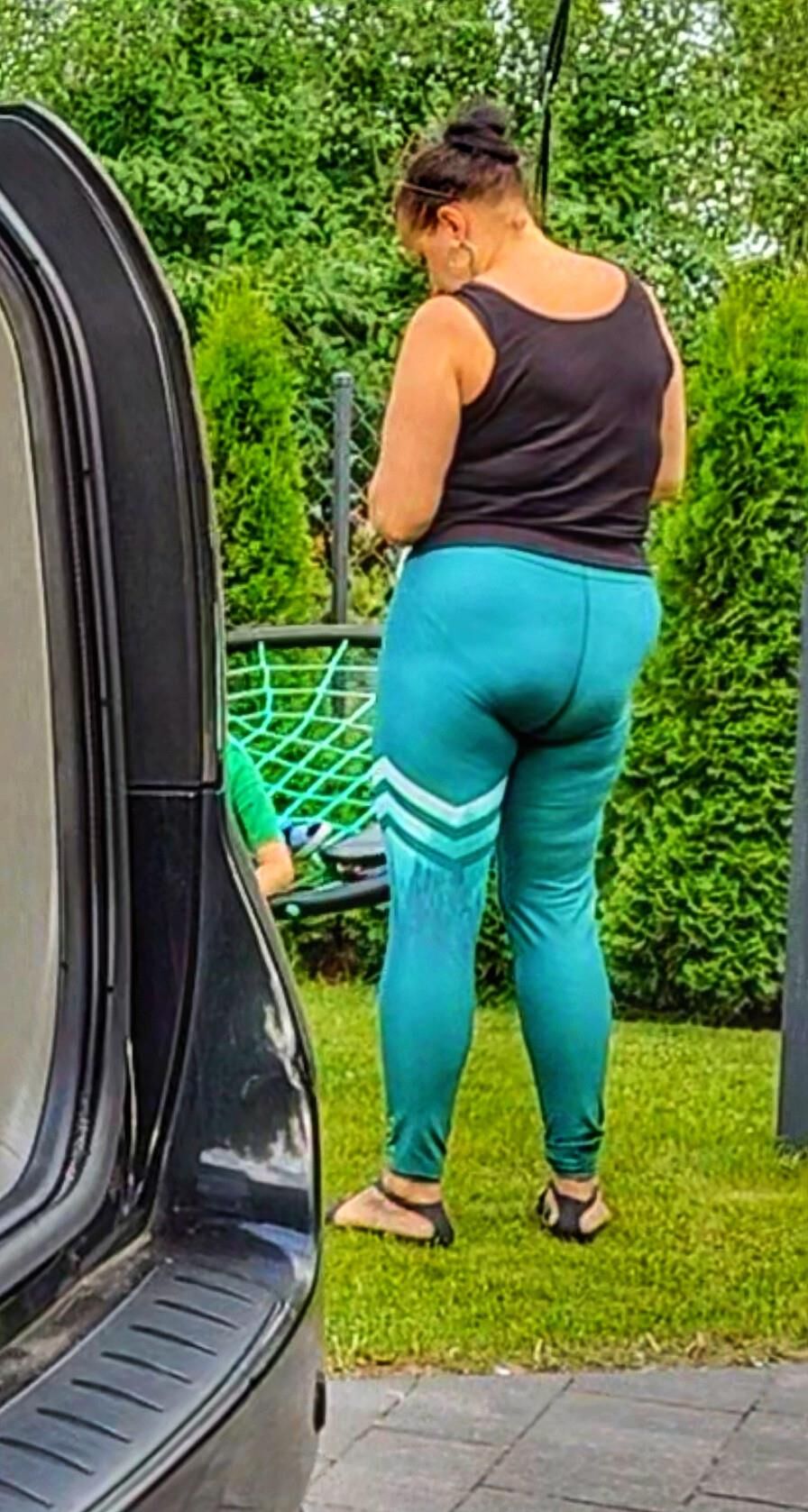 pizdognioty my polish milf wife cameltoe big ass in leggins 