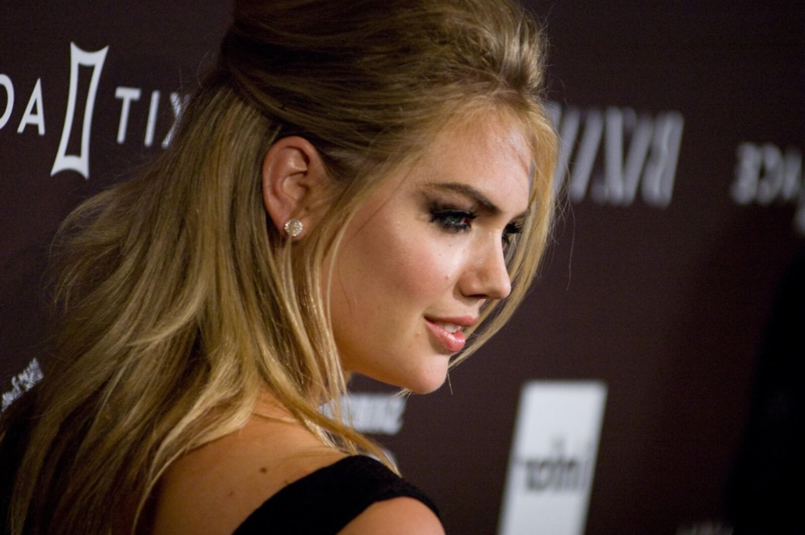 Kate Upton Busty Event