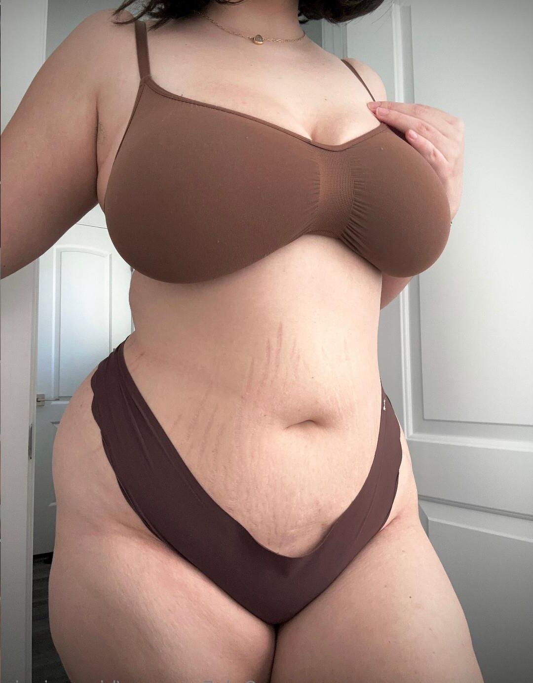 Thick Curvy Big Tits BinxBinxyWinxie