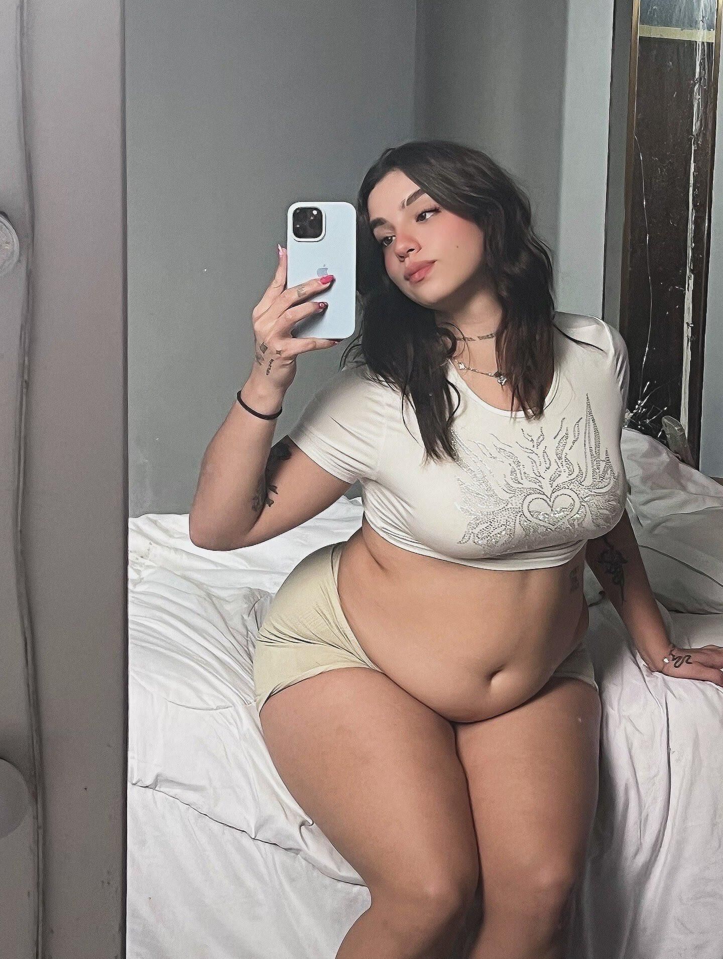 Gia Big Ass Big Tits Belly Beauty Latina Girl Mixed Hot Shots