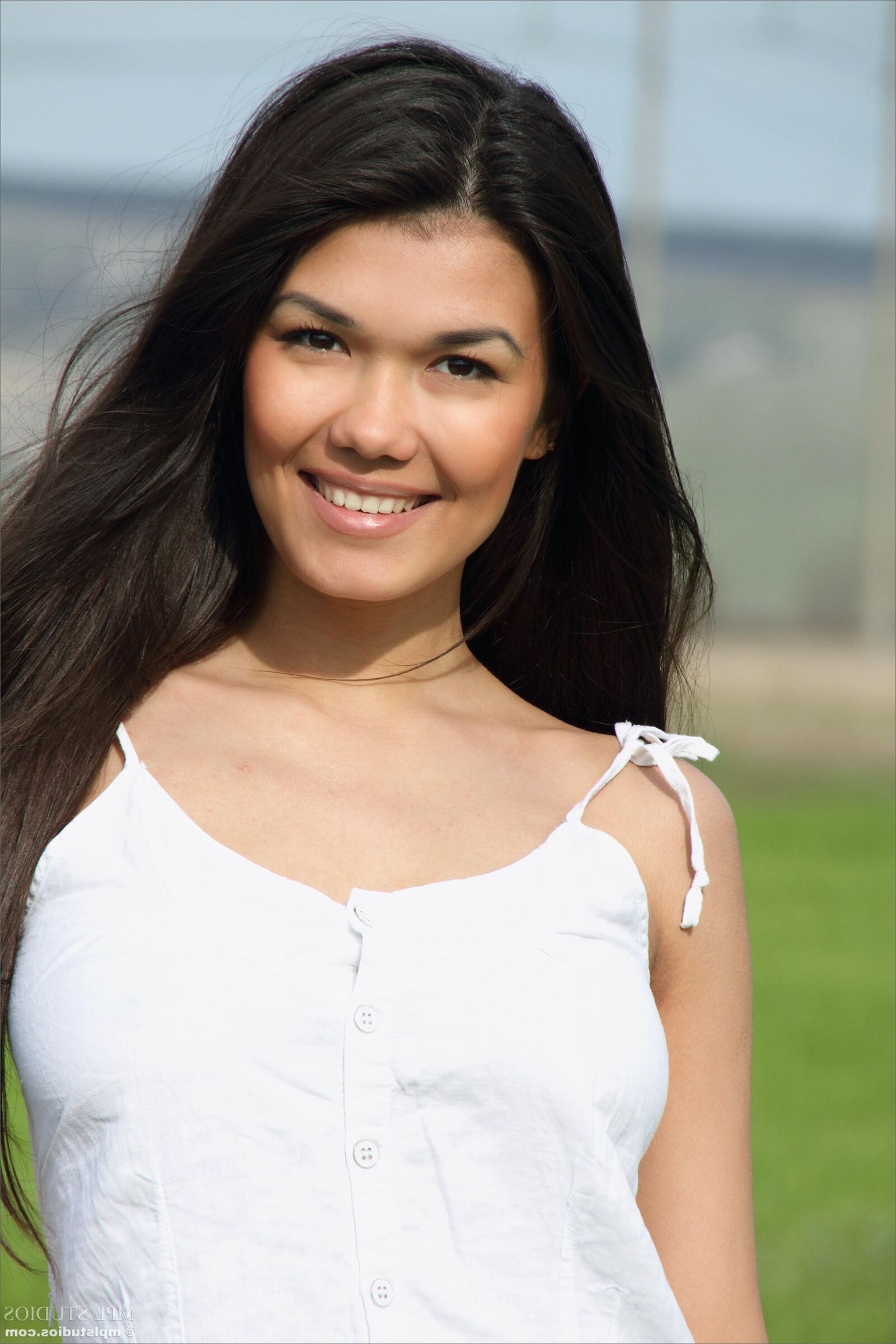MPLStudios KIANA Enjoying Spring