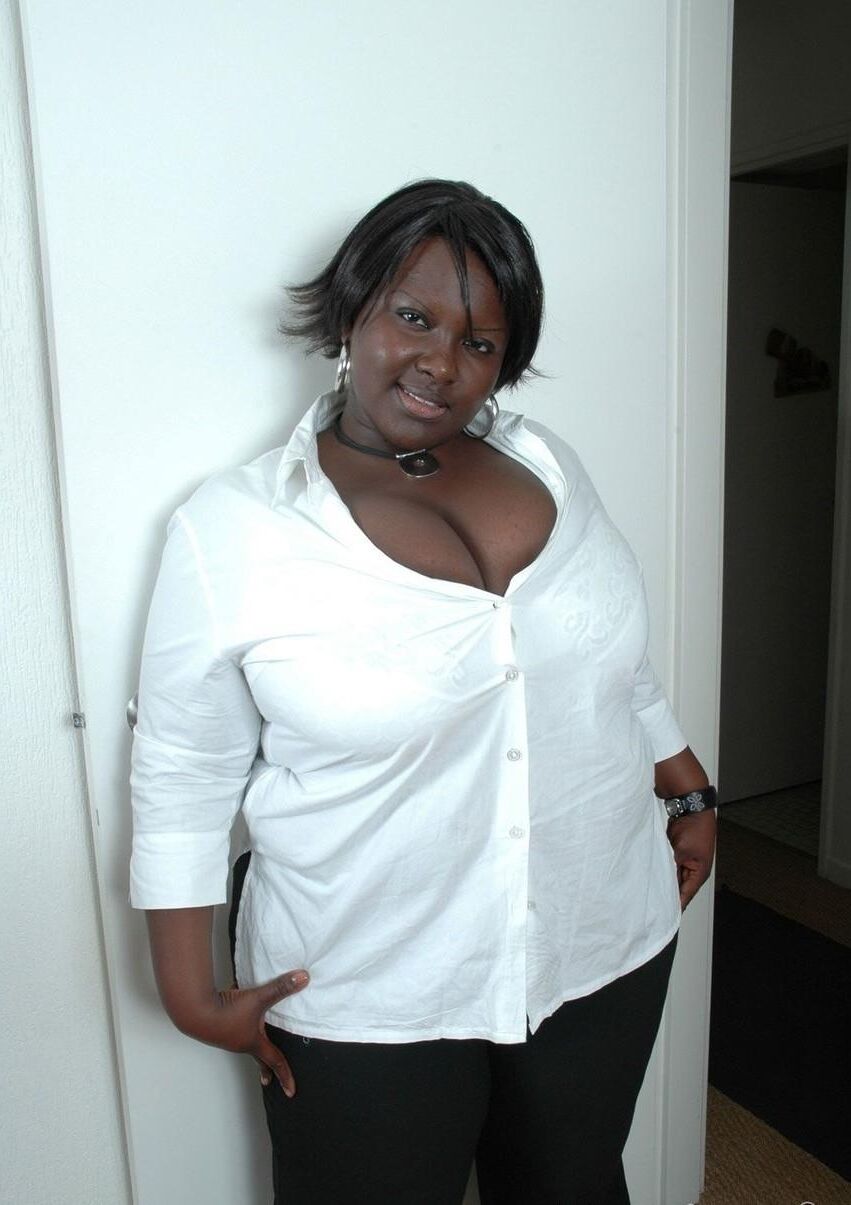 Les Splendings Gros Nichons Blacks de Mariana