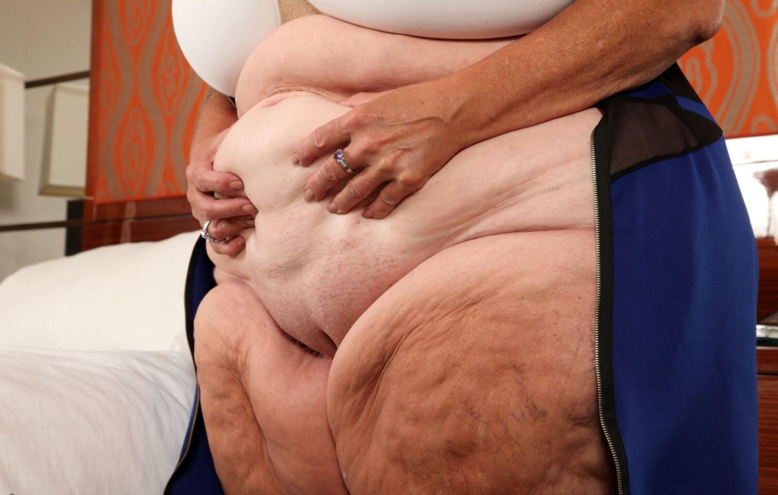 SSBBW Sue Splendide Cul Pachydermique et Grosses Mamelles