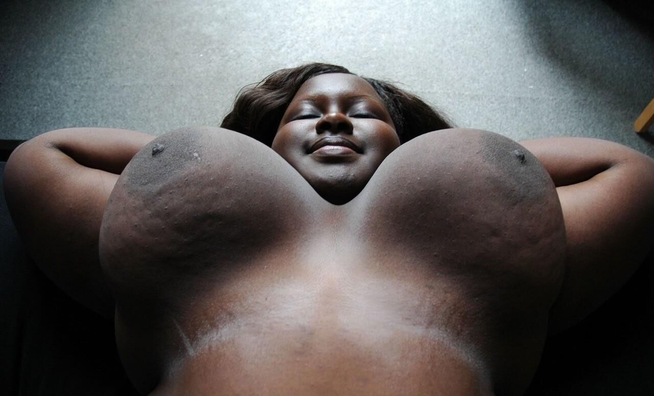 Les Splendings Gros Nichons Blacks de Mariana