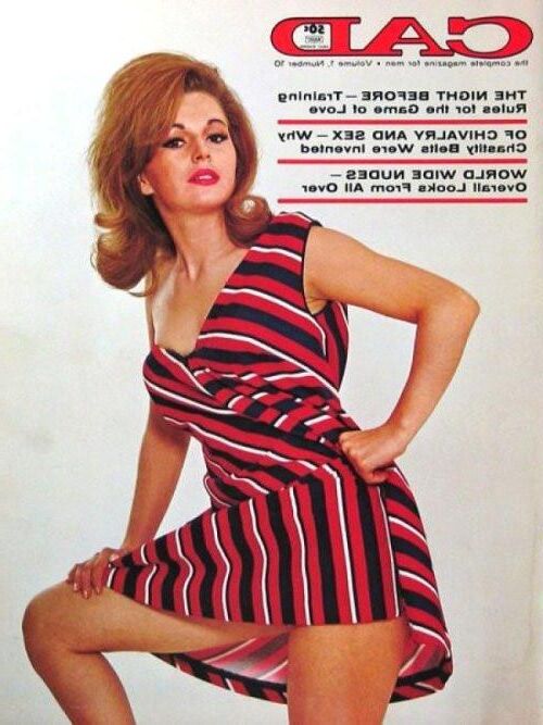 Bosomy Goddesses bare in mags 