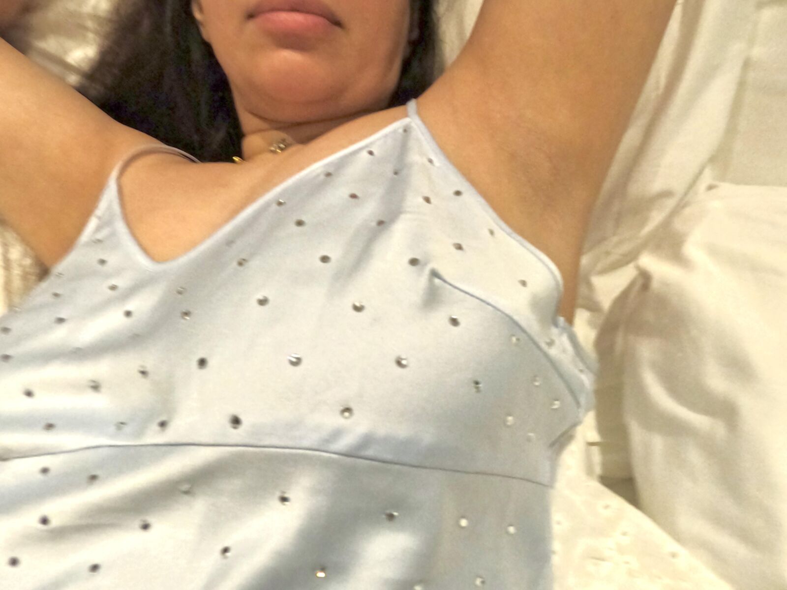 Heiße Milf wartet auf Sie im Bett